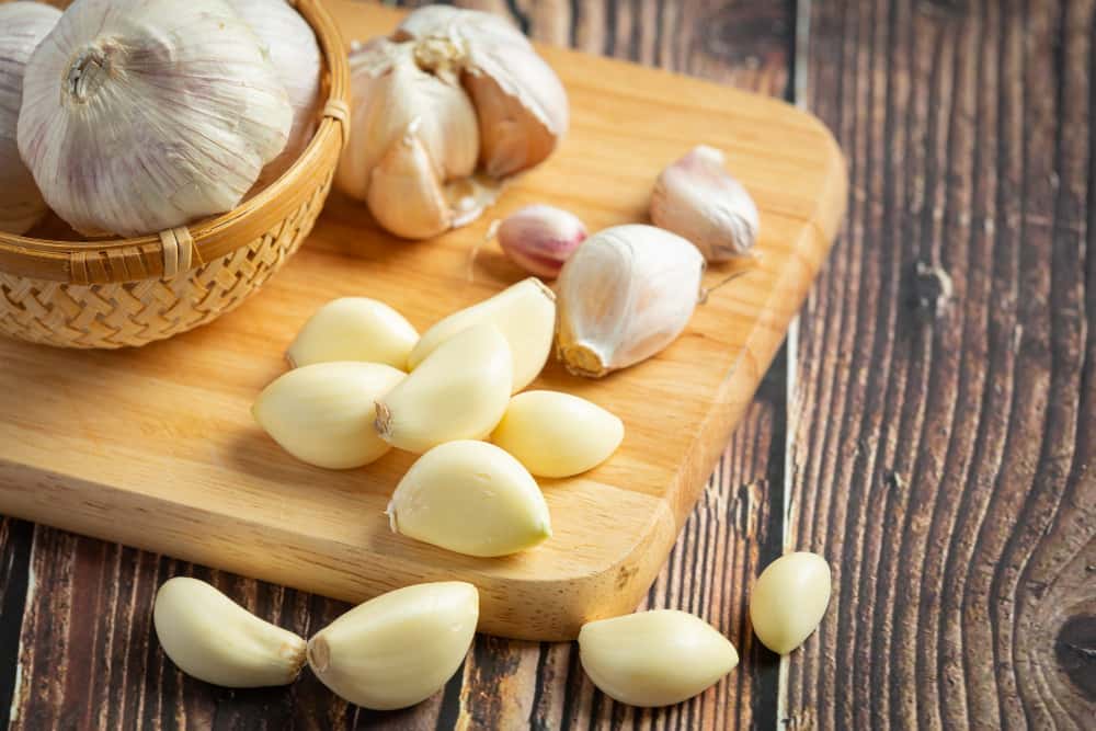 Garlic to treat tooth infection