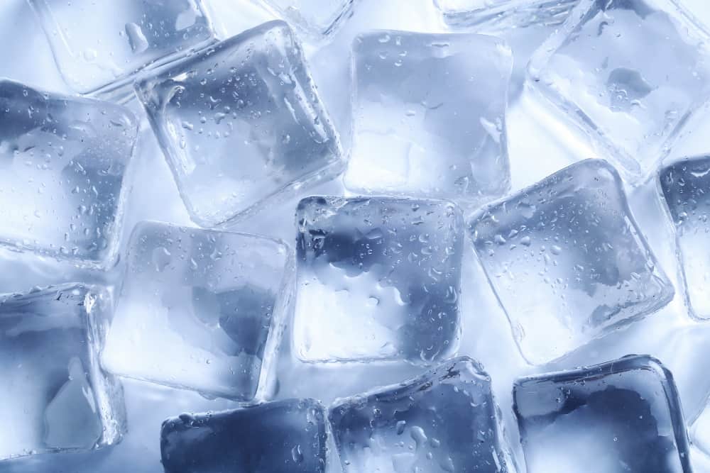 Ice to relieve foot pain after running