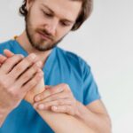 pain in knuckles treatment